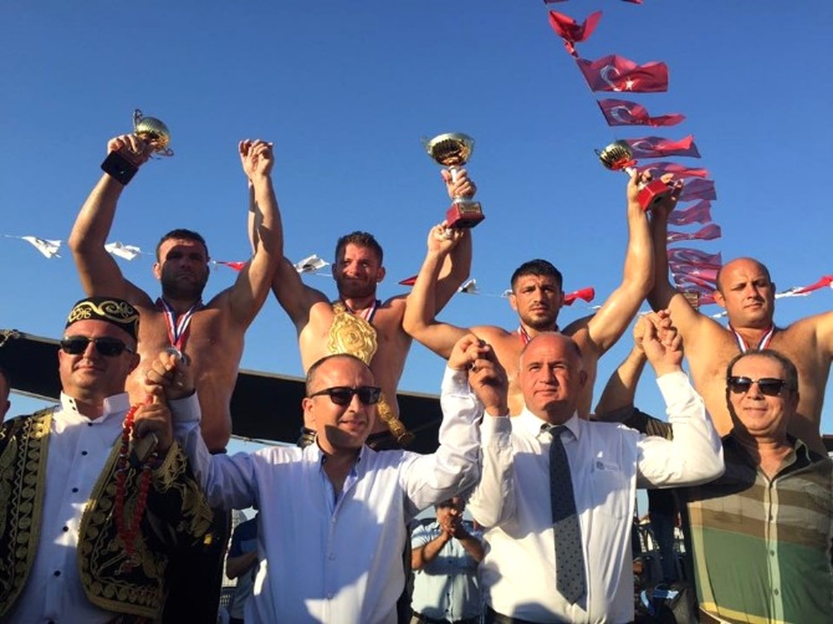 Balaban, Geyikli Güreşlerinden Altın Kemer ile Döndü