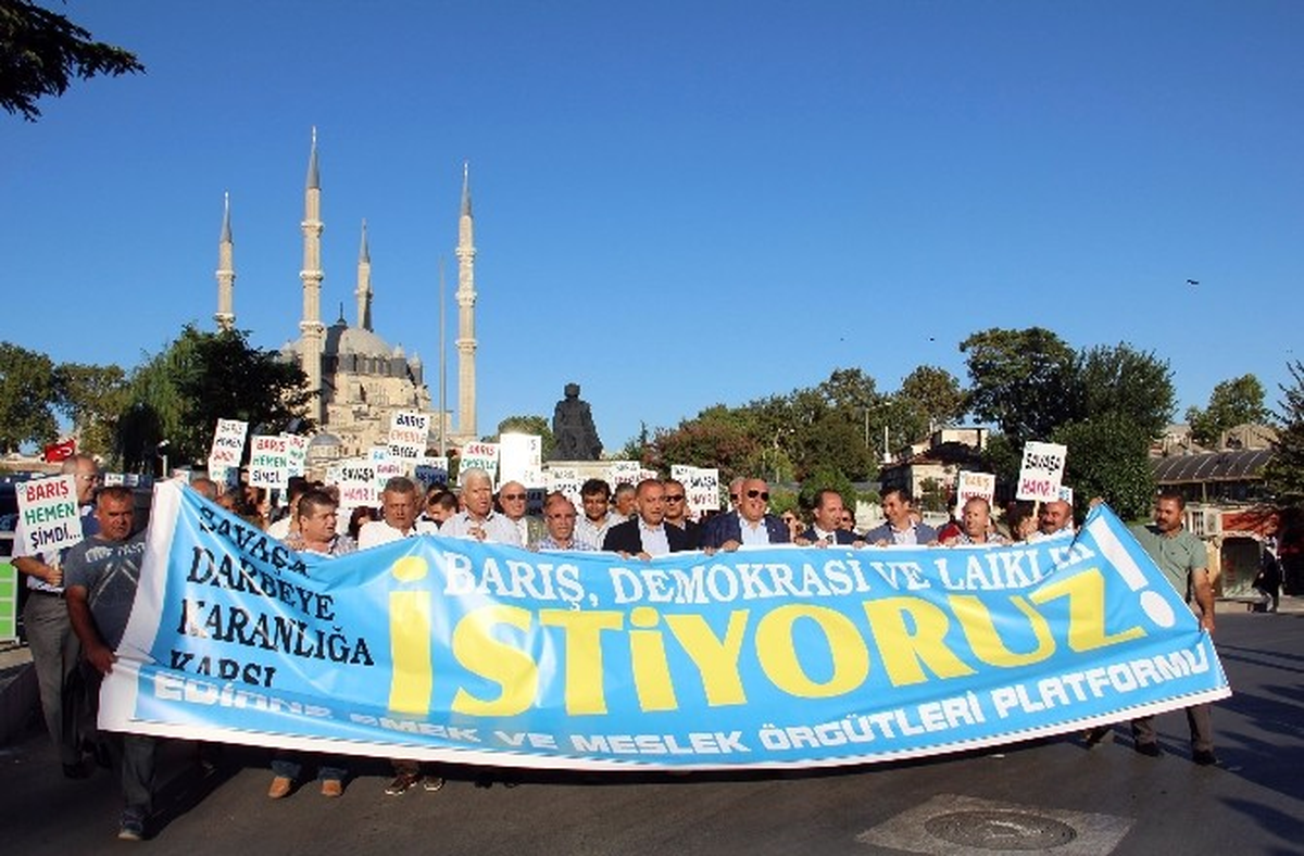 Barış\' İçin Yürüdüler