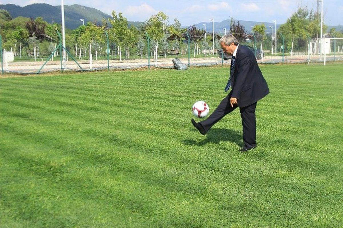 Belediye Başkanı Şahin, Şehitler Parkında İncelemelerde Bulundu