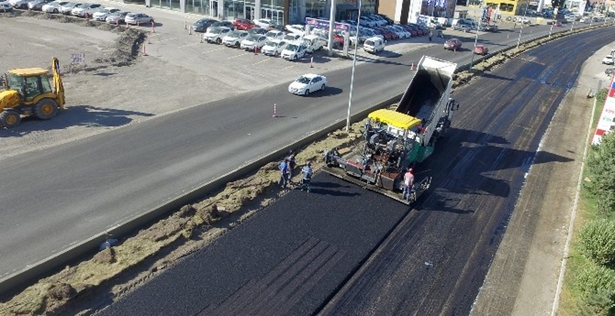 Büyükşehir 4 Ayda 85 Bin Ton Asfalt Döktü