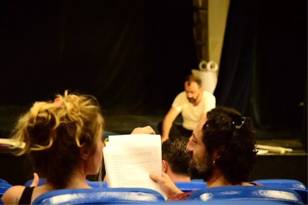 Büyükşehir Tiyatroları, Yeni Sezona Jan Darc Oyunuyla Hazırlanıyor