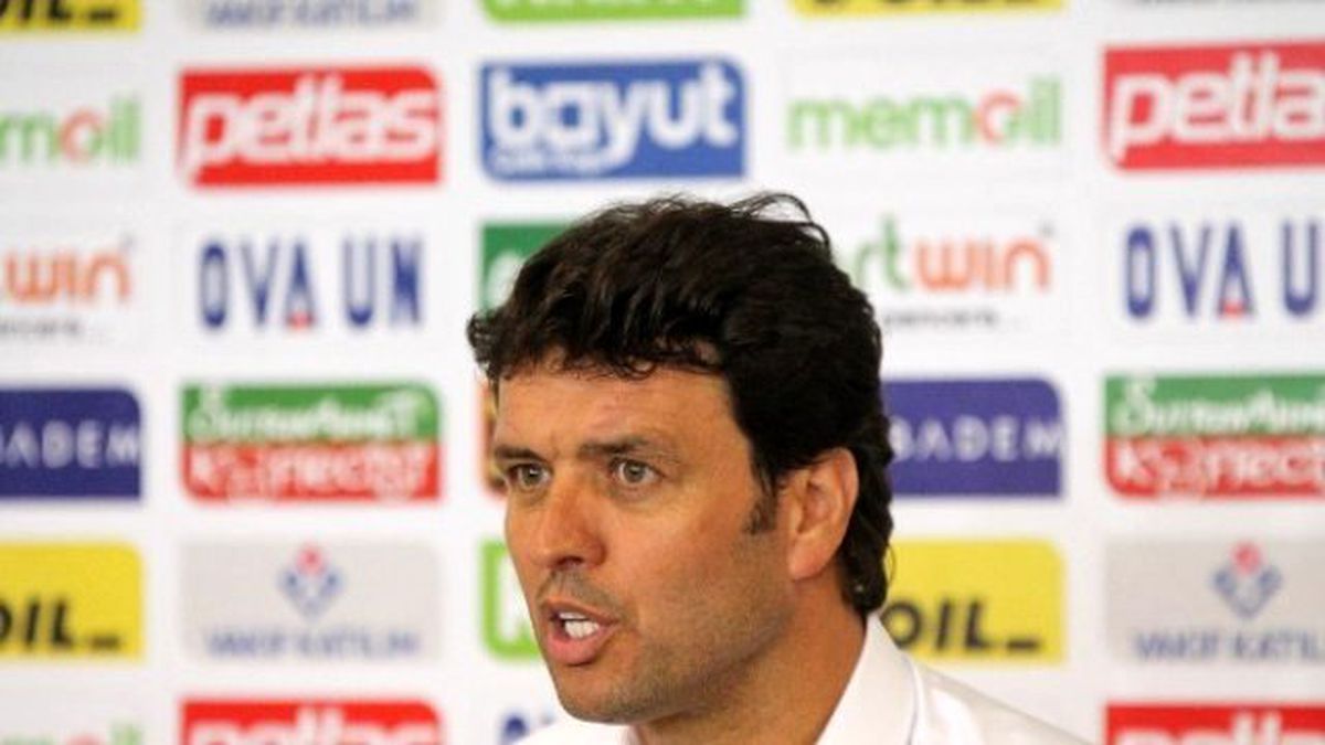 Akhisar Belediyespor\'da Arslan\'la Yollar Ayrıldı