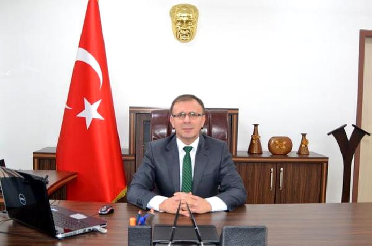 Çınarcık Kaymakamı Sarılı, Gözaltına Alındı