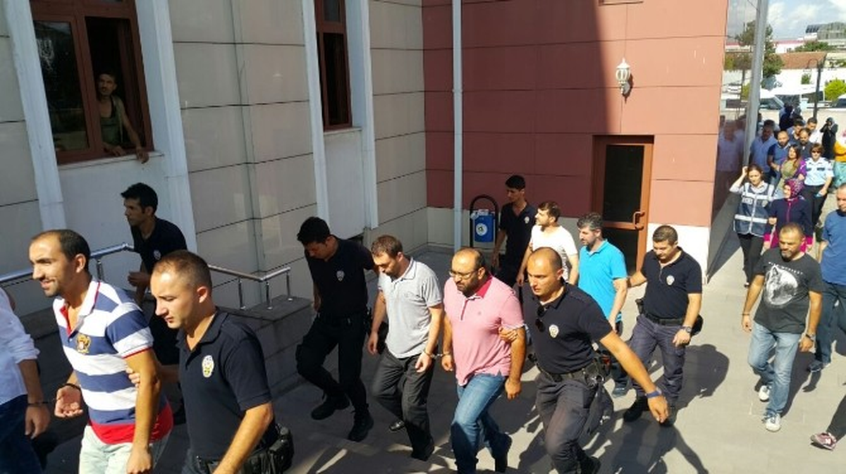 Düzce\'de Fetö Soruşturmasında 12 Kişi Adliyeye Sevk Edildi