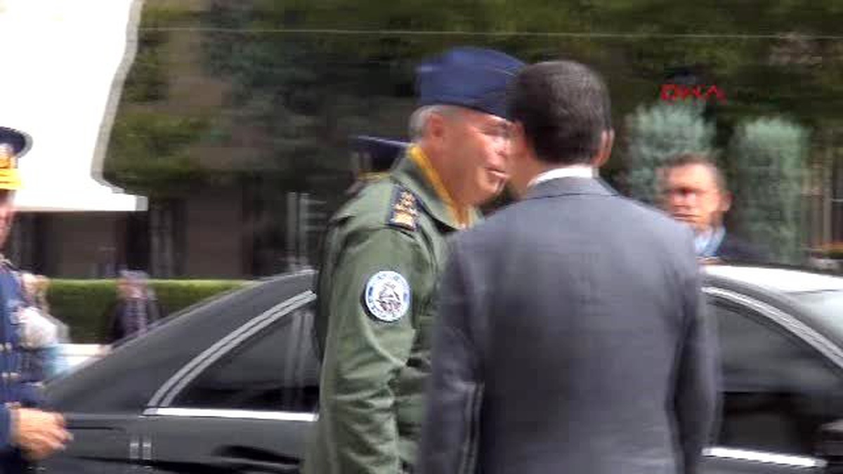 Eskişehir Hava Kuvvetleri Komutanı Ünal Pilot Kıyafetiyle Vali Çelik\'i Ziyaret Etti