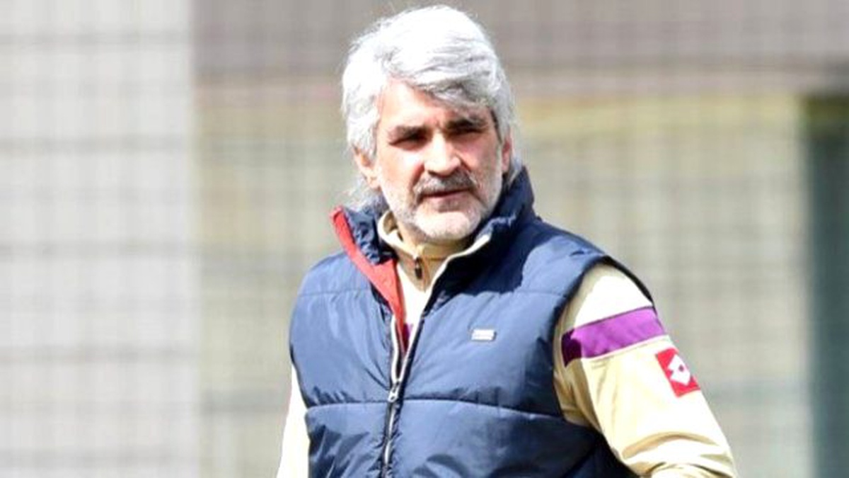 Fetö-Pdy Soruşturma Kapsamında Hakkında Yakalama Kararı Çıkarılan Eski Gs\'li Futbolcu Uğur...