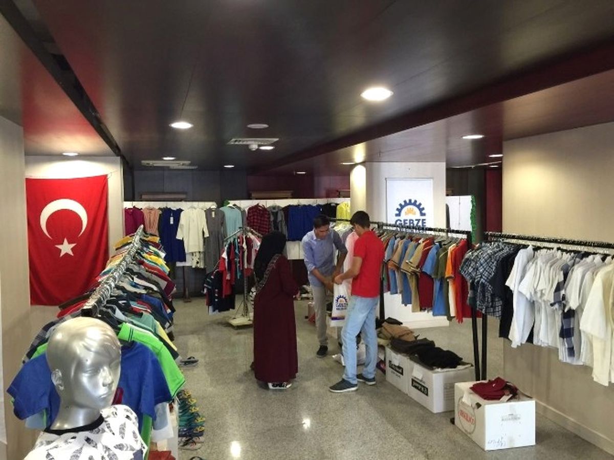 Gebze\'de Çocuklar Bayramlıklarına Kavuştu