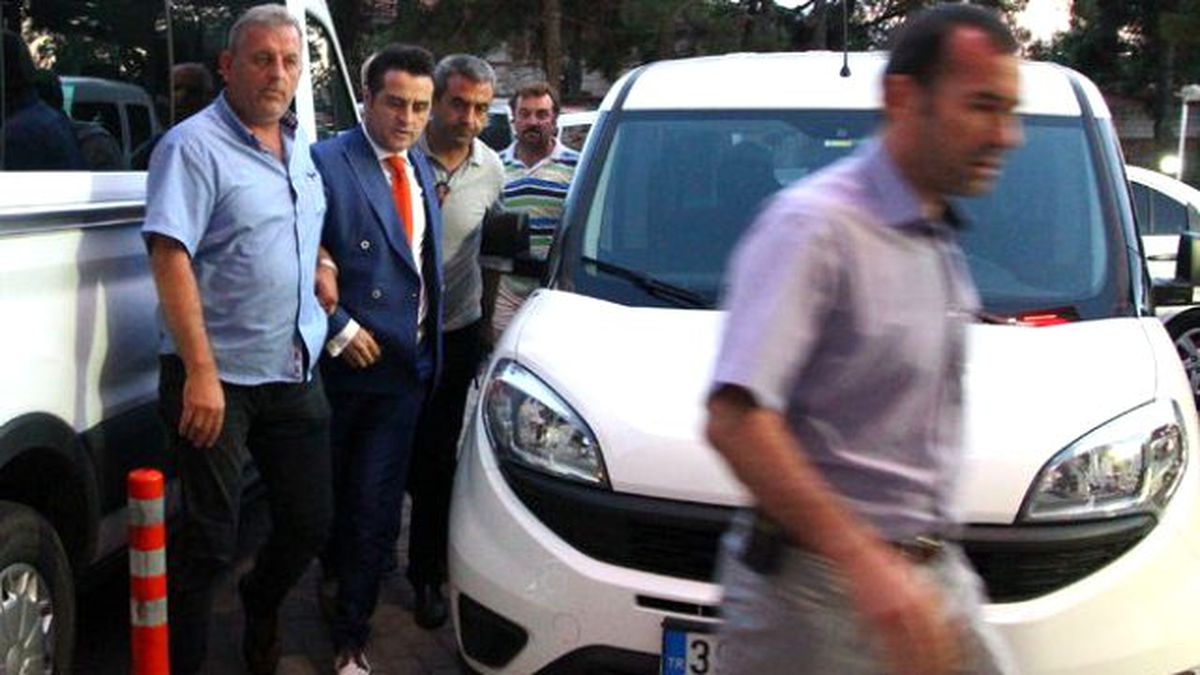 FETÖ Şüphelisi Vali Yardımcısına Kendi Kına Gecesinde Gözaltı