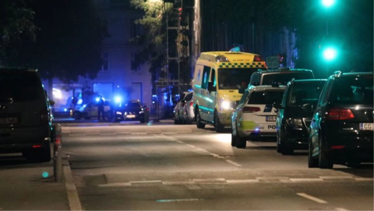 Kopenhag\'da Polise Saldırı: 2\'si Polis 3 Yaralı