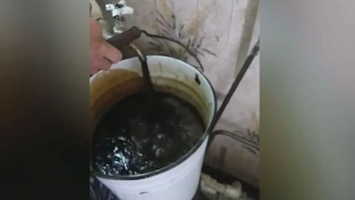 Köyün Musluklarından Sıcak Petrol Aktı