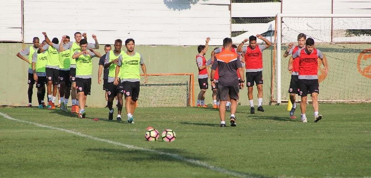 Krunoslav Jurcic Adanaspor\'un Başında İlk Antrenmanına Çıktı