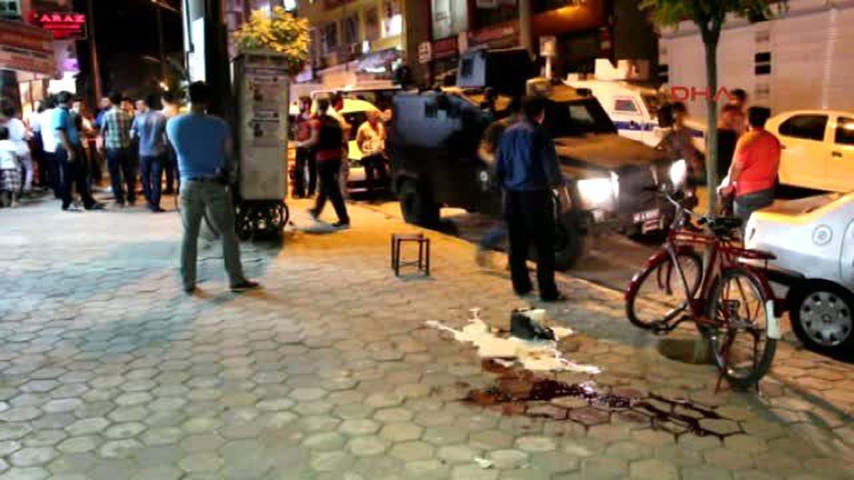 Mardin Üs Bölgesine Malzeme Götüren Tır\'a PKK Bombası 1 Ölü, 1 Yaralı