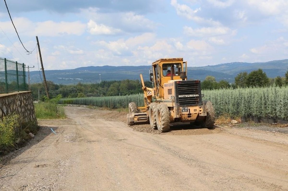 Sapanca'da 4 Kilometrelik Yol Alternatif Bir Düzergah Olarak Düzenleniyor