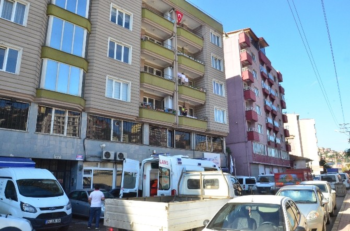 Sendikacı Kocasını 3 Kurşunla Yaraladı