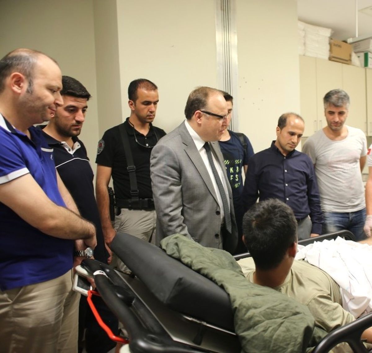 Siirt Valisi Tutulmaz, Yaralı Askeri Ziyaret Etti