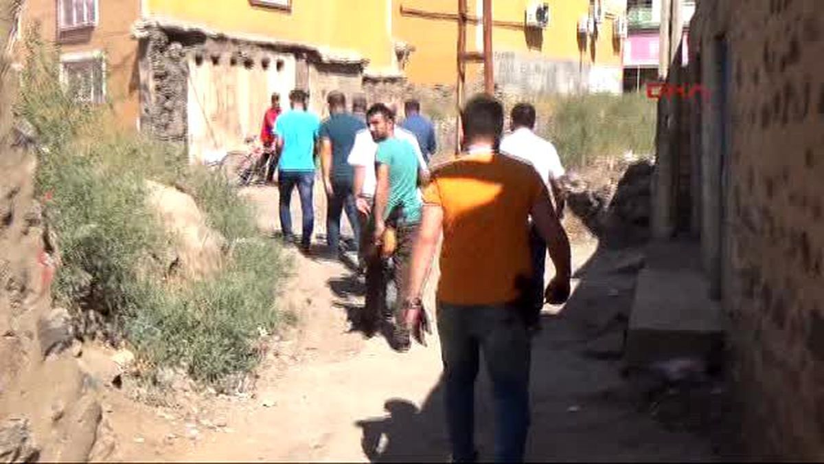 Siverek\'te \'Peşmerge Kıyafetli\' Kişi Gözaltına Alındı
