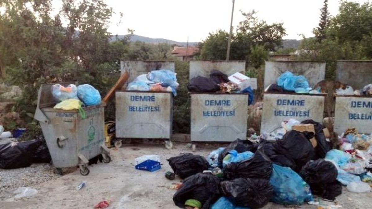 Turizm Cenneti Kekova\'da Çöpler Toplanmadı