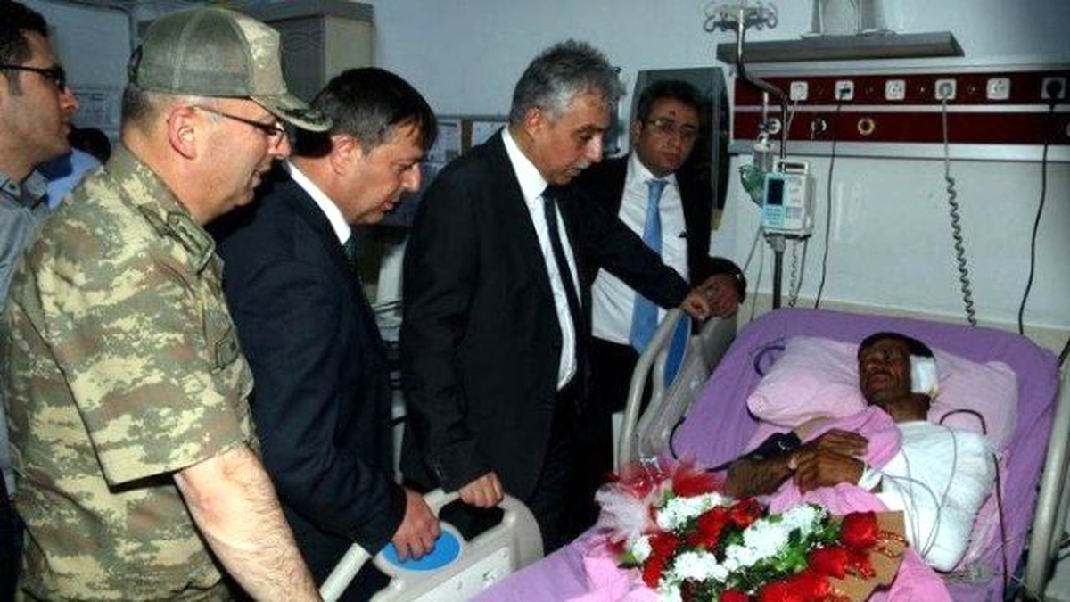 Vali Toprak\'tan Çukurca İlçesine Ziyaret