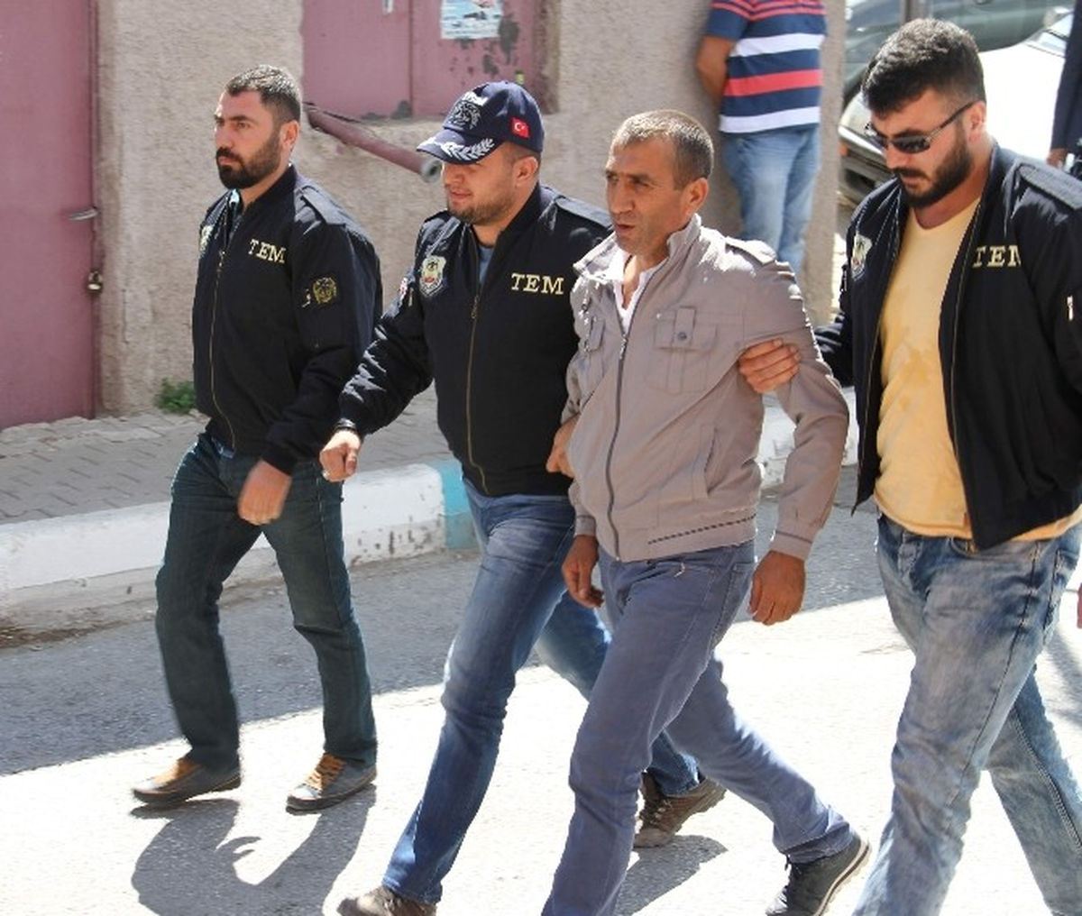 Yozgat\'ta İki Kişiyi Öldürdükten Sonra Canlı Yayında Başkalarını Tehdit Eden Katil Zanlısı Yakalandı
