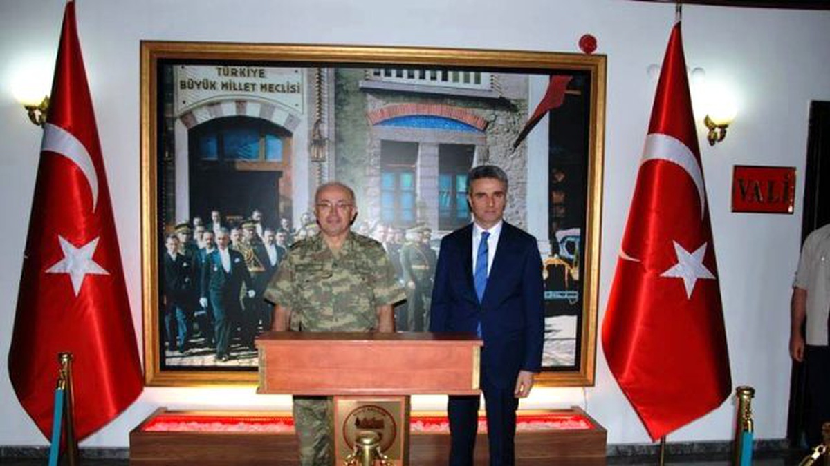 4. Kolordu Komutanı Şengün\'den Vali Baruş\'a Ziyaret