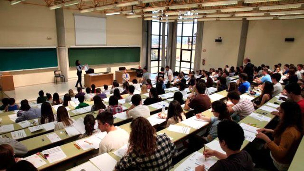 Yurt Dışında Öğrenim Gören 158 Kişininin Öğrencilikle İlişiği Kesildi