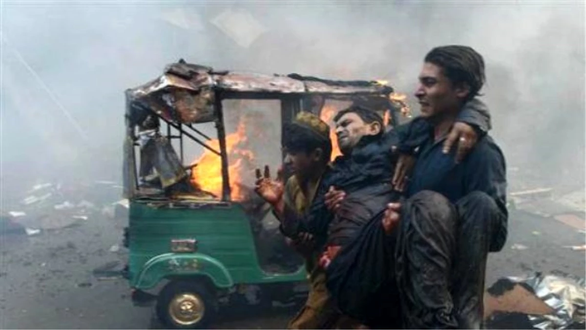 Pakistan\'da Bombalı Saldırılar