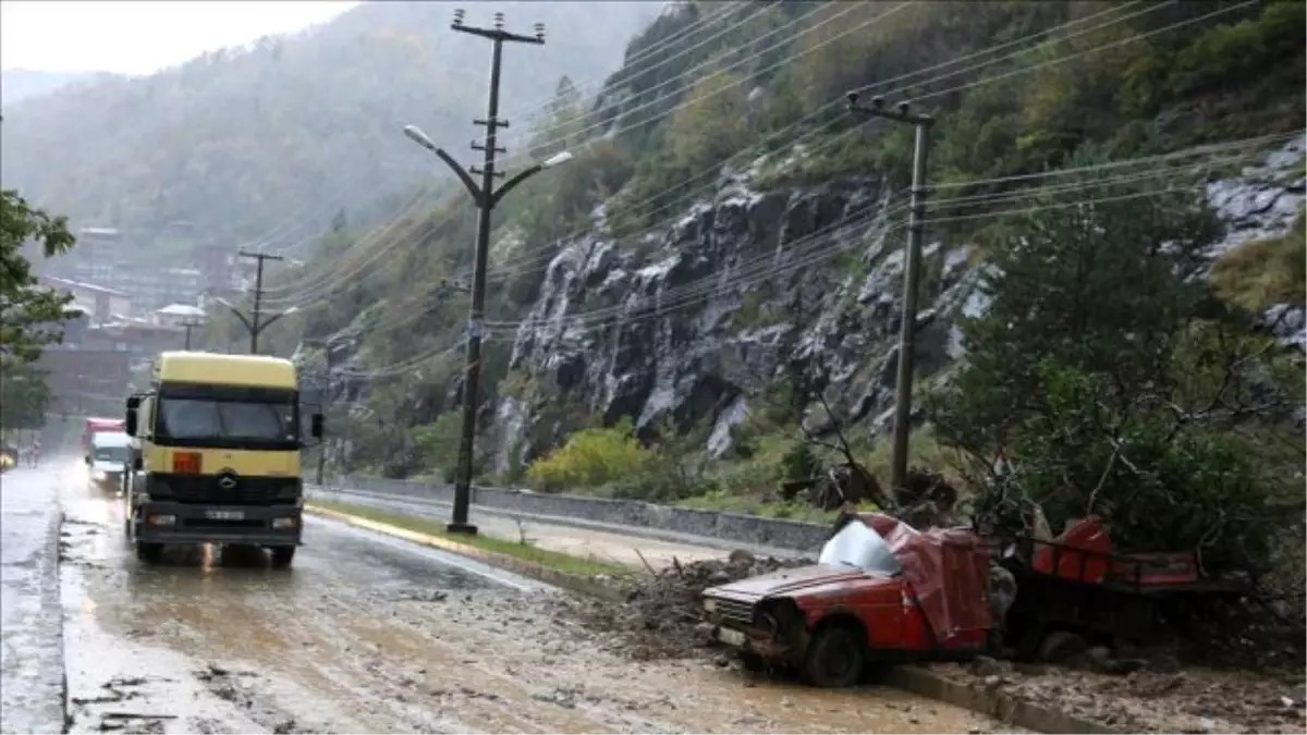 Artvin\'deki Şiddetli Yağış