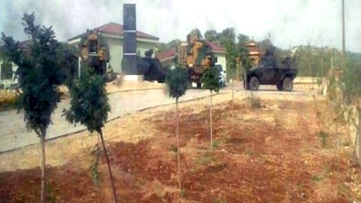 Askeri Aracın Geçişi Sırasında Patlama: 1 Yaralı