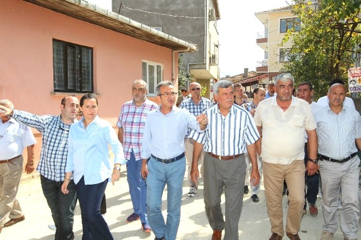 Başkan Karaosmanoğlu ve Köşker\'den Mahalle Turu