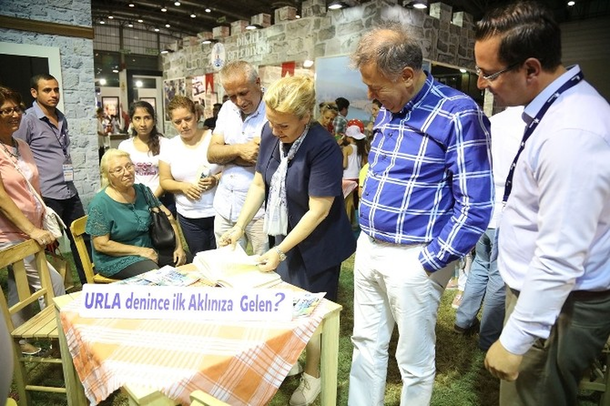 Başkan Uyar ve Meclis Üyelerinden Fuar Çıkartması