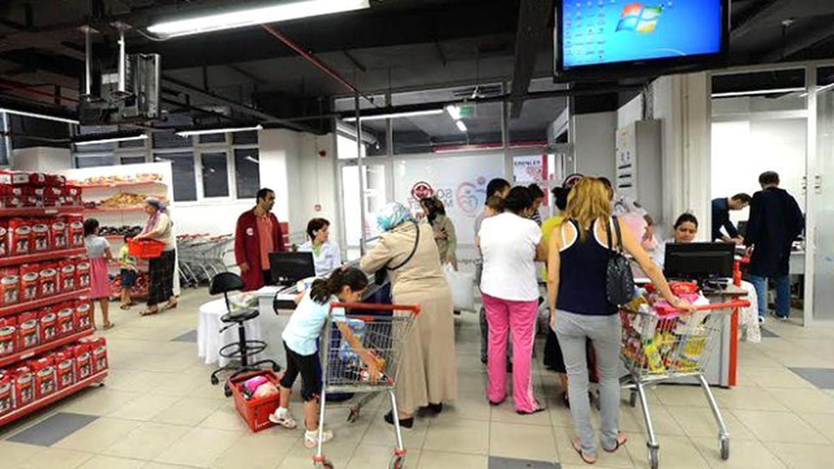 Beyoğlu\'nda 2 Bin Çocuğun Bayramlığı Sosyal Market\'ten