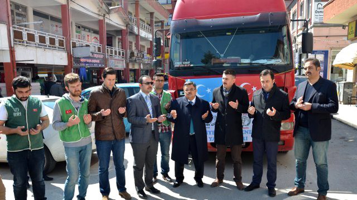 Bilecik\'ten Suriye\'ye 2 Tır Yardım Gitti