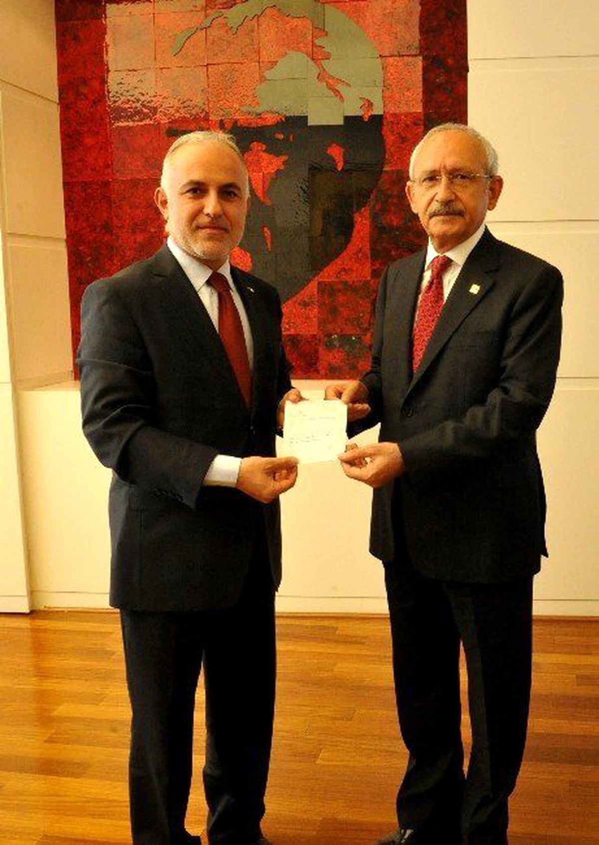 Kılıçdaroğlu, Kurban Vekaletini Kızılay\'a Verdi