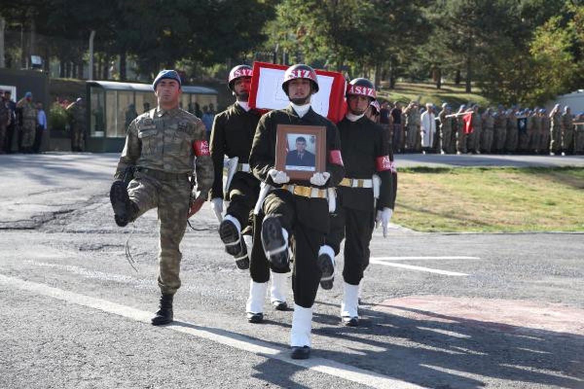 Çukurca Şehidi Uzman Çavuş Kadir Çelebi Törenle Uğrulandı