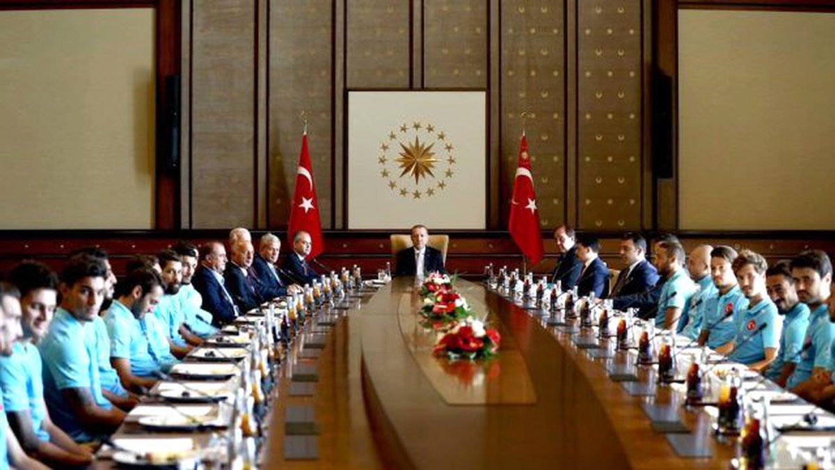 Cumhurbaşkanı Erdoğan\'ın A Milli Futbol Takımı\'nı Kabulü