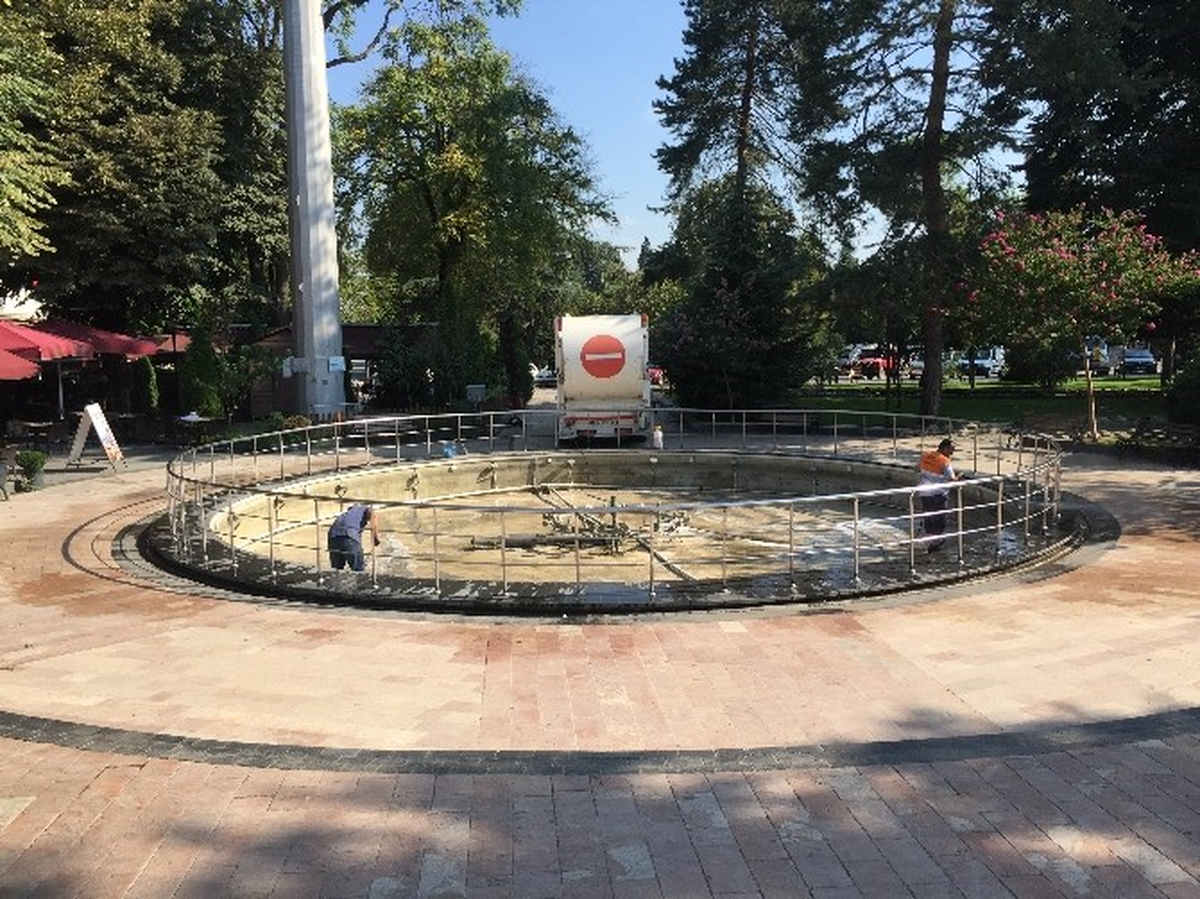 Düzce Belediyesi Havuz ve Parkları Bayrama Hazırlıyor