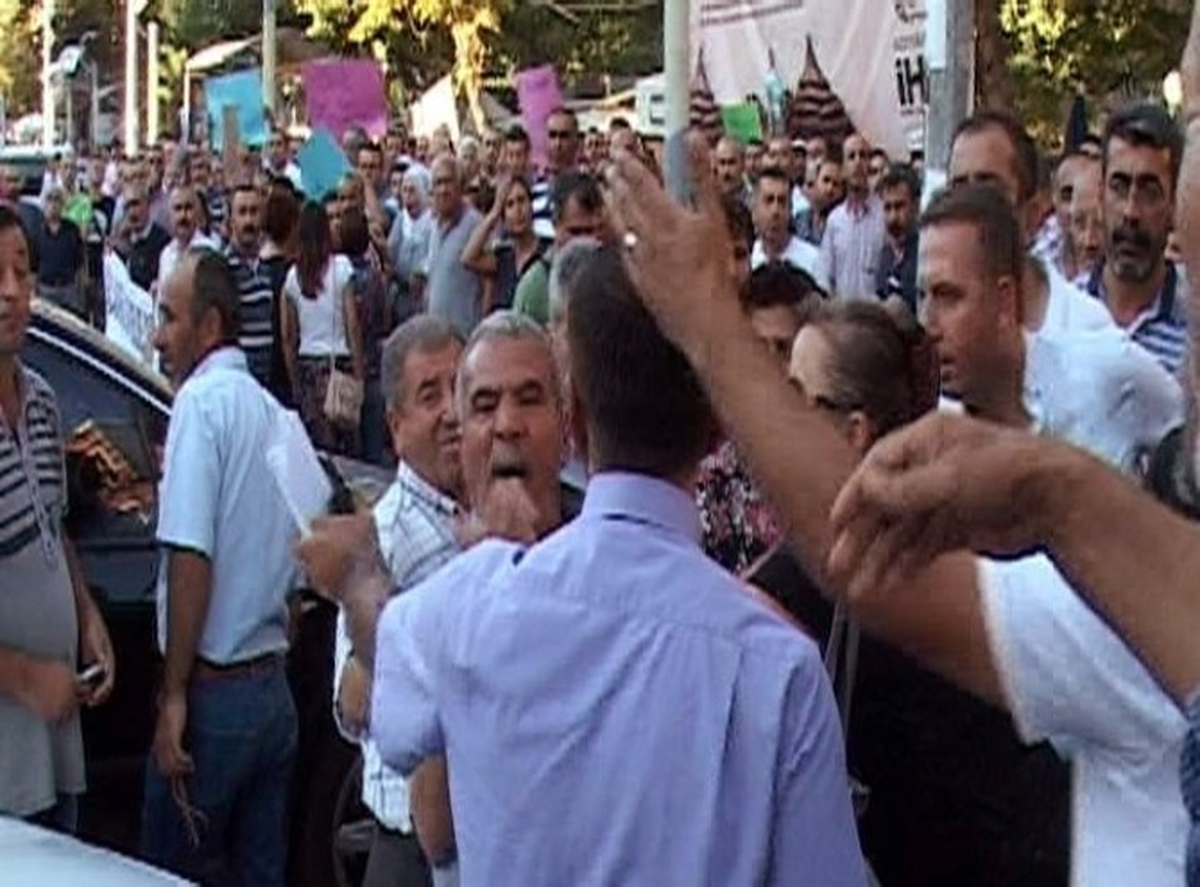 Eğitim-Sen\'in Basın Açıklamasında Gergin Anlar Yaşandı