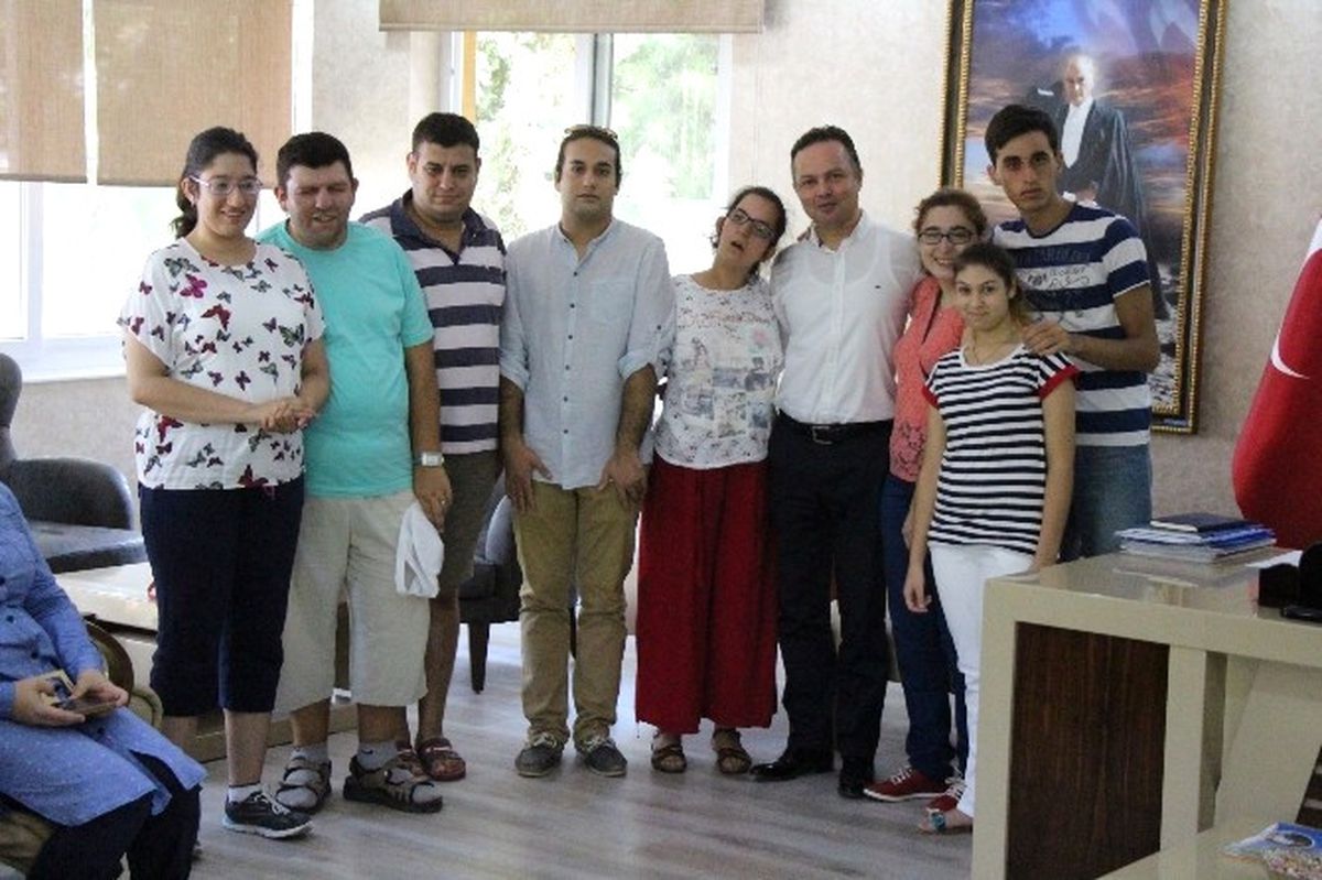 Engelli Ailelerinden Savaş Duman\'a Teşekkür
