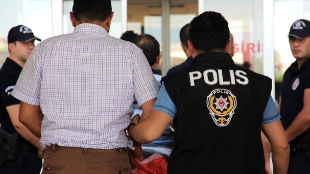 Gaziantep\'te 61 Emniyet Personeli Gözaltına Alındı