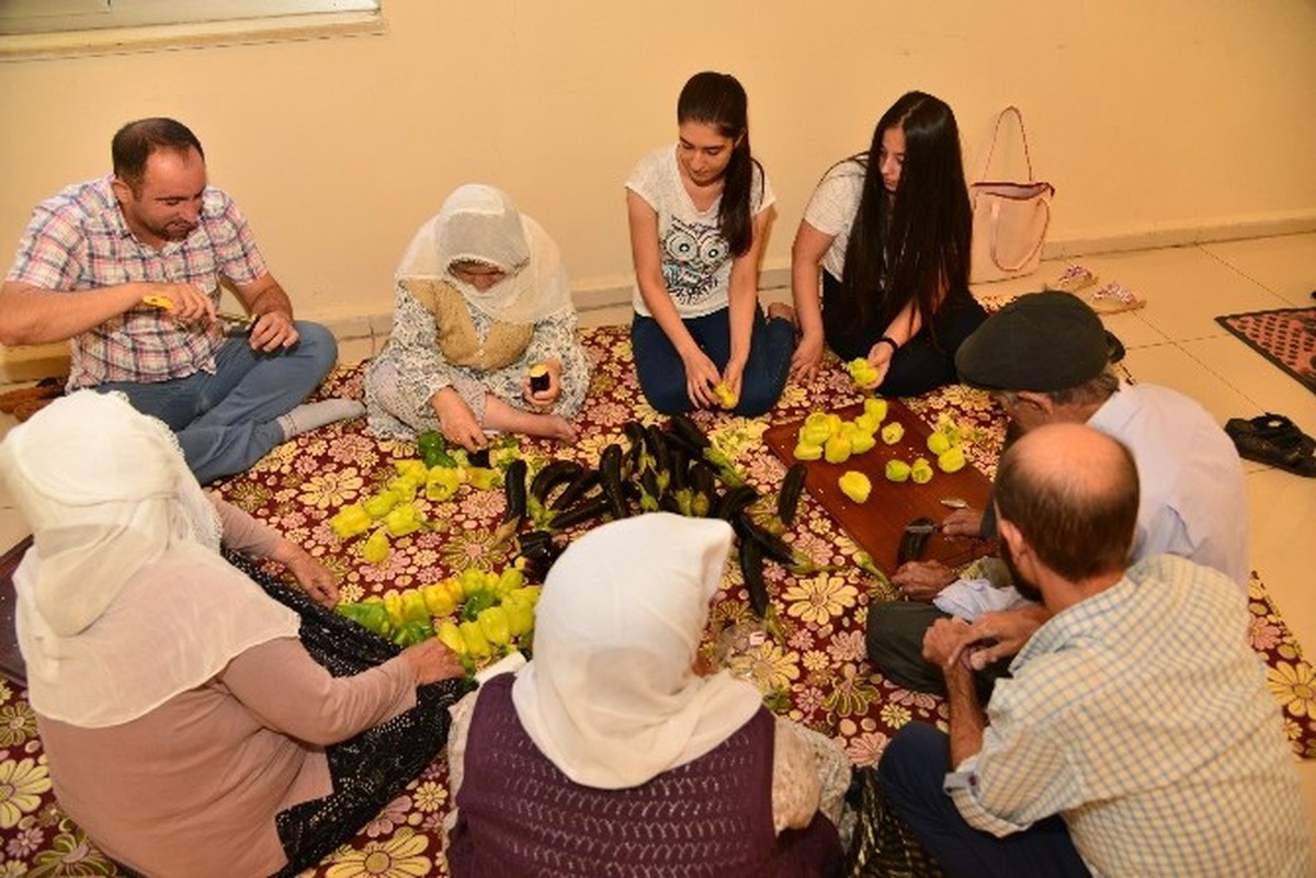 Gençler Kurutmalık Kültürünü Yaşlılardan Öğreniyor