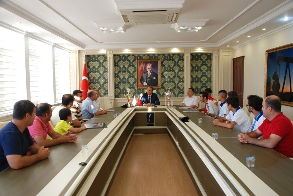 İşitme Engelli Sporculardan Vali Erin\'e Avrupa Şampiyonluğu Sözü
