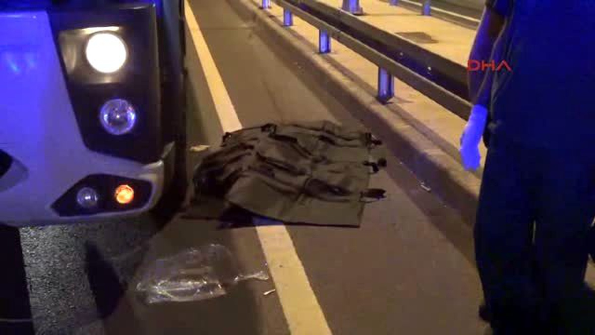 Kocaeli Tır, Yolun Karşısına Geçenlere Çarptı 1 Ölü, 1 Yaralı