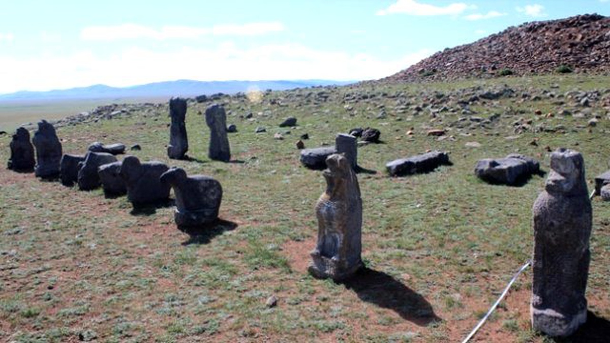 Moğolistan\'da Eski Türklere Ait Taş Heykeller Bulundu