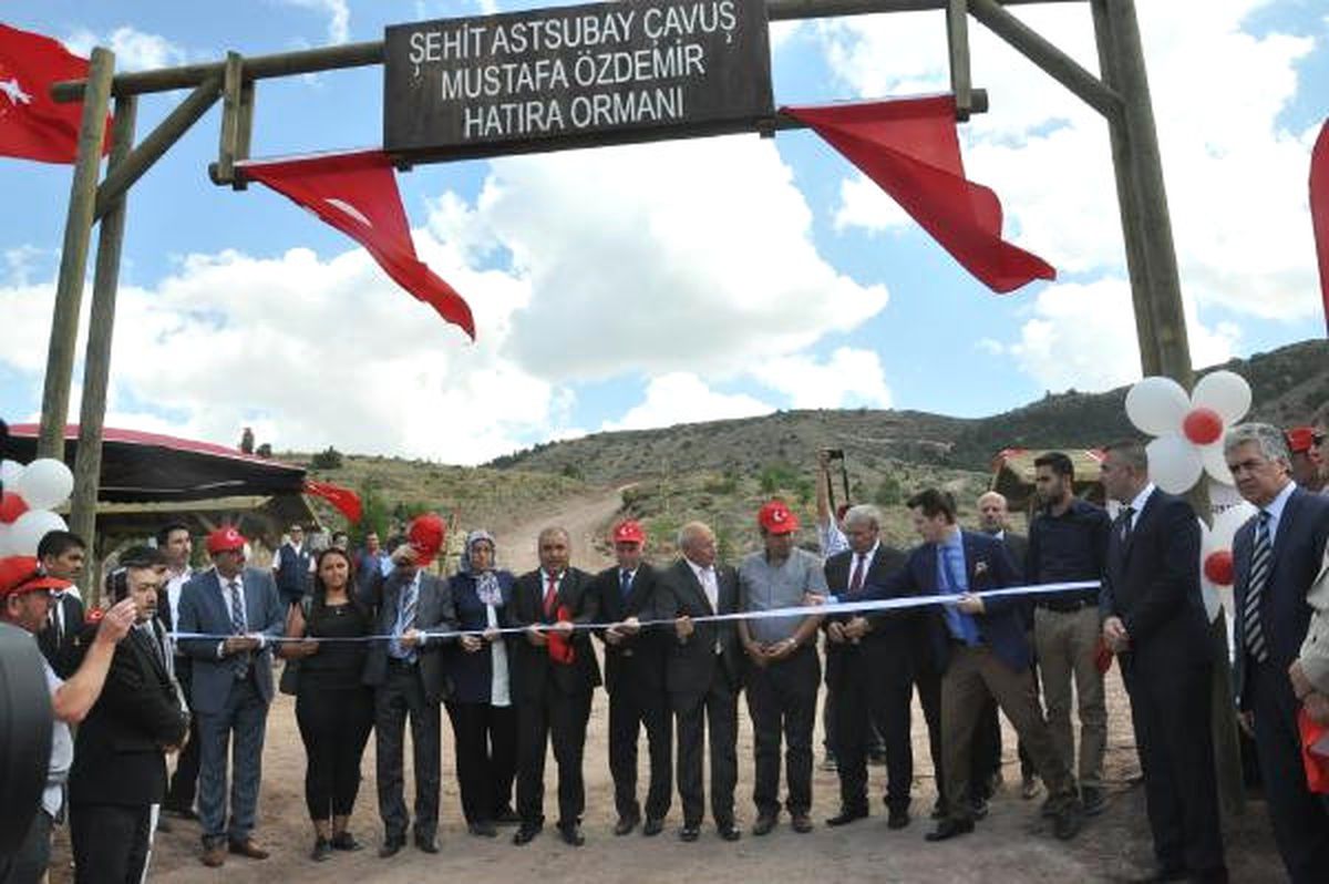 Şehit Astsubay\'ın Anısına Hatıra Ormanı ve Dev Türk Bayrağı