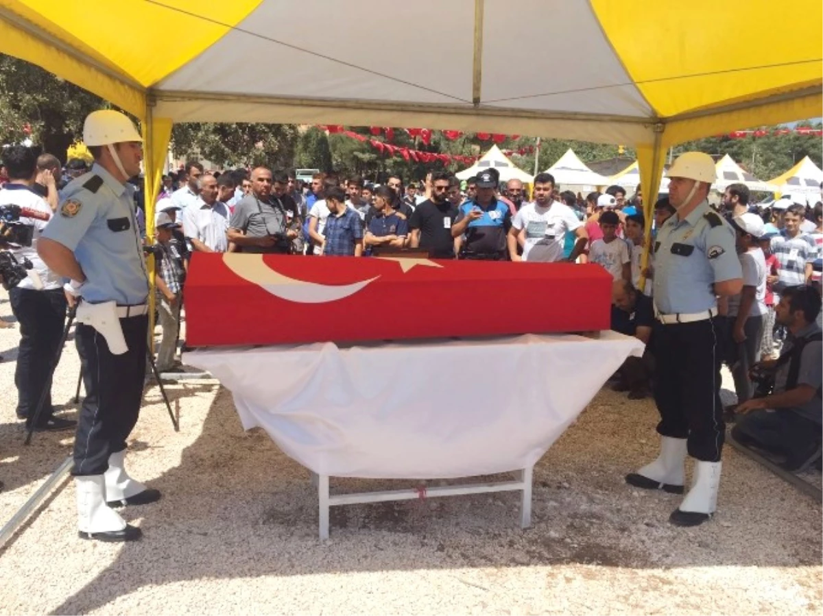 Şehit Özel Harekat Polisini On Binler Uğurladı