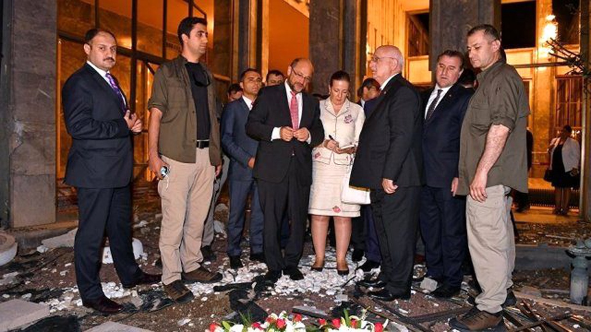 TBMM Demokrasi ve Dayanışma Zirvesi