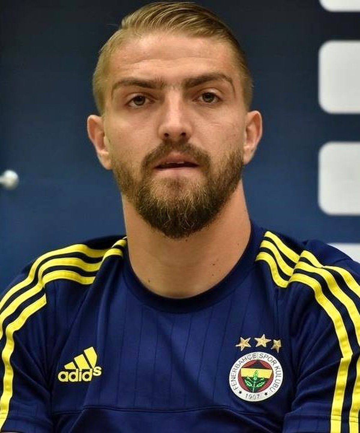Ünlü Futbolcu Geçmişini Sildi
