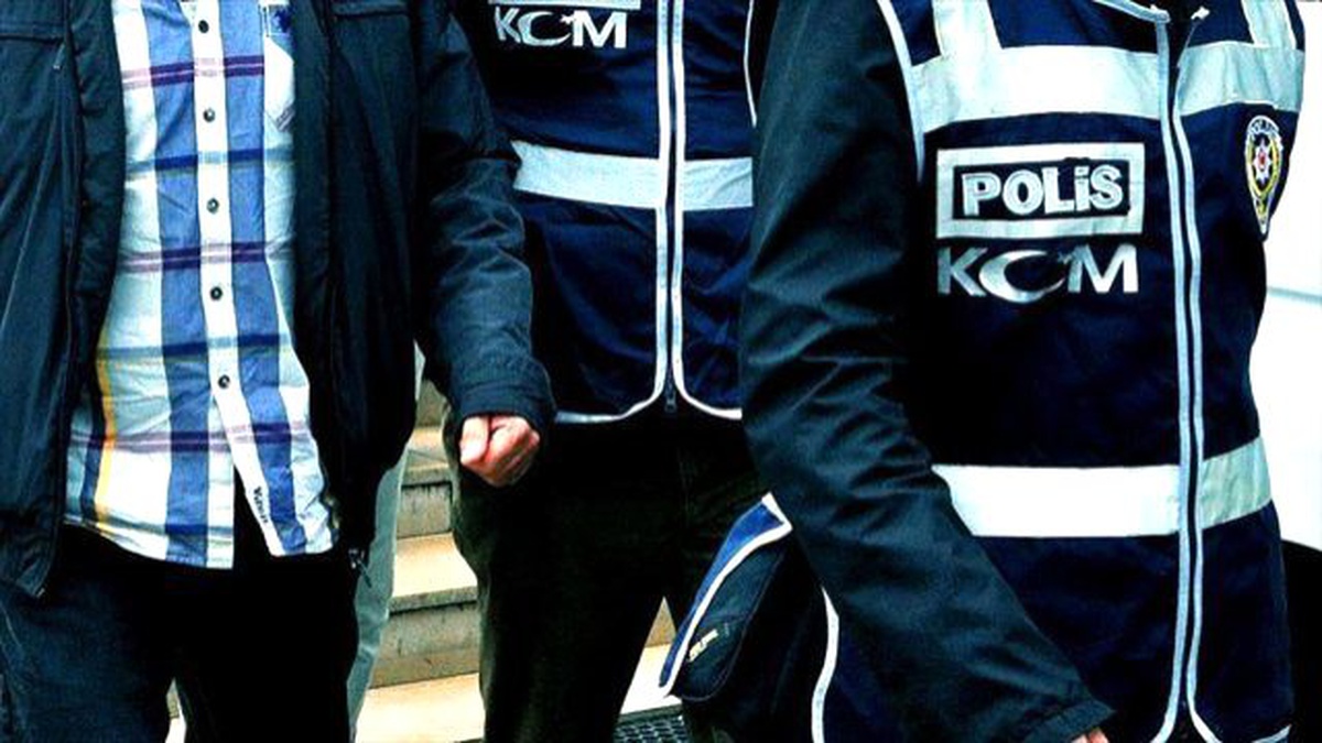 Van\'da 23 Polis Gözaltına Alındı