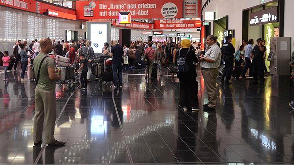 Viyana Havalimanı\'nda 49 Yolcuya "Schengen" Eziyeti
