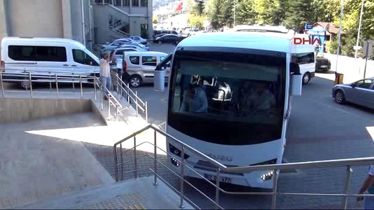Zonguldak\'ta, Fetö/pdy Soruşturması Kapsamında 15 Kişi Adliyeye Sevk Edildi